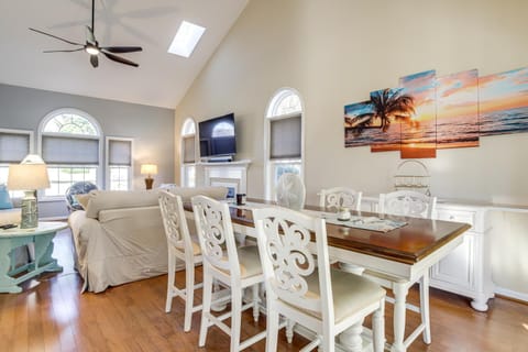 2 Mi to Bethany Beach Family Retreat with Sunroom! House in Bethany Beach