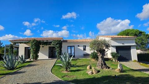 Property building, Day, Garden, Garden view