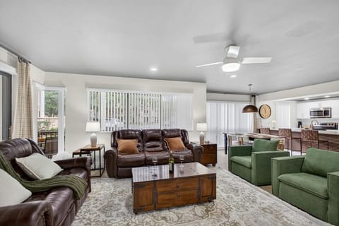 Caddyshack Golf themed Condo! 15 mins to beach&PBI Apartment in Palm Beach Gardens