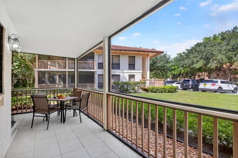 Caddyshack Golf themed Condo! 15 mins to beach&PBI Apartment in Palm Beach Gardens