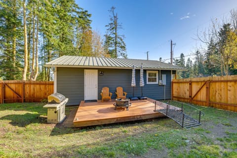 Hike and Relax Fireside Nordland Gem with Deck and Yard House in Marrowstone Island