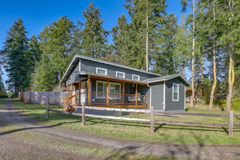 Hike and Relax Fireside Nordland Gem with Deck and Yard House in Marrowstone Island