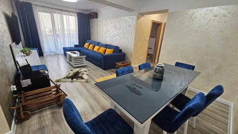 Smart House President Apartment in Craiova