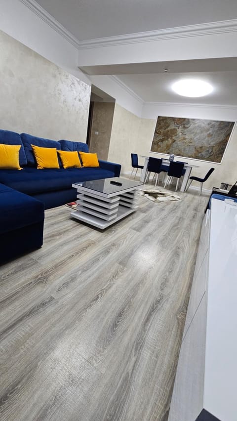 Smart House President Apartment in Craiova