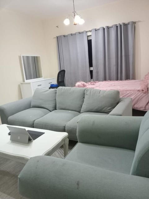 SUNNY BEDROOM With 2 Private Toilets Apartment in Al Sharjah