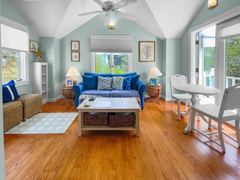 Breakers and Carriage House l Seaside l 4 Bikes Included l Heated Community Pool House in Seaside