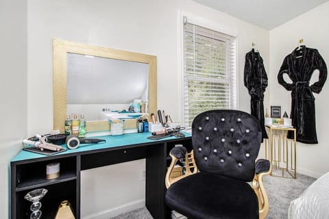 Central ATL Retreat Near Downtown,Airport,Stadium House in Atlanta