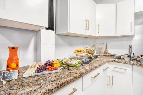 Central ATL Retreat Near Downtown,Airport,Stadium House in Atlanta