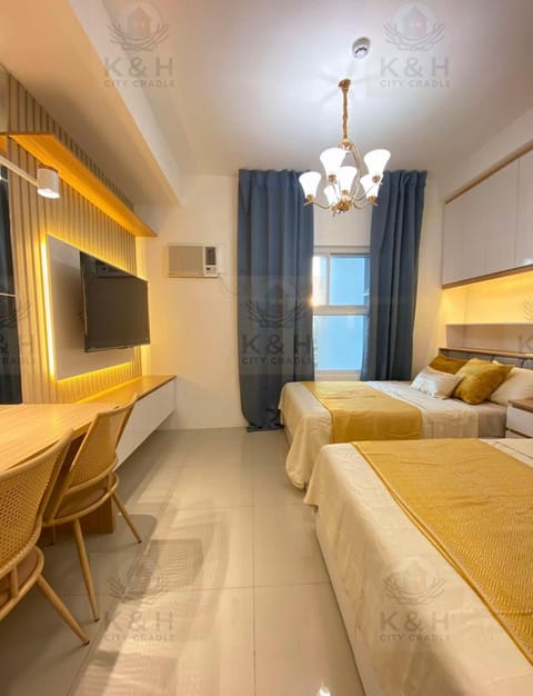 Bed, TV and multimedia, Seating area, Bedroom, air conditioner