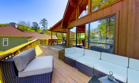 Norris Lake Cabin | Dock + Kayaks + Games Cabin in Norris Lake