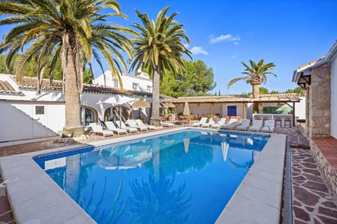 Property building, Pool view, Swimming pool
