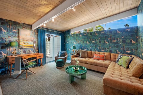 Living room, Seating area, furniture