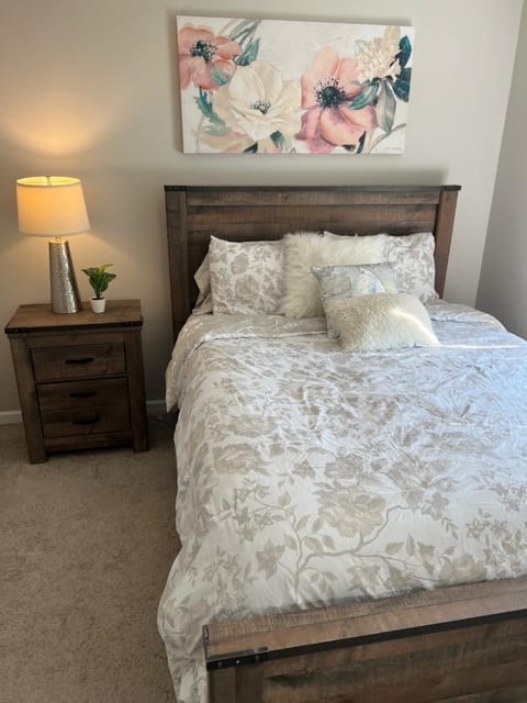 Cozy Queen Room in Peaceful Marietta Home Vacation rental in Marietta