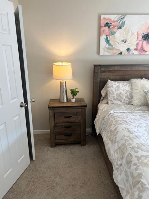 Cozy Queen Room in Peaceful Marietta Home Vacation rental in Marietta