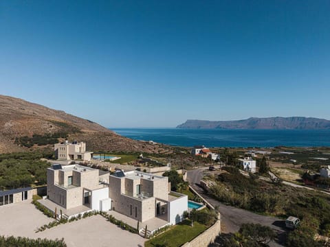 Property building, Day, Neighbourhood, Natural landscape, Mountain view, Sea view