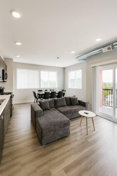 Axis Suite Apartment in Des Moines