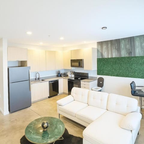 Kitchen or kitchenette, dishwasher, minibar, oven