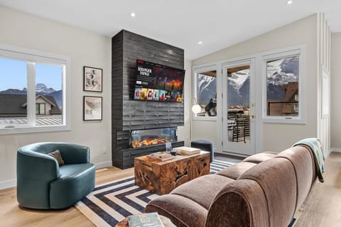 TV and multimedia, Living room, Seating area
