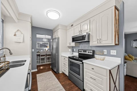 Kitchen or kitchenette, oven, stove