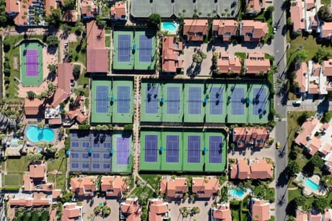 La Quinta Resort 4 ensuite bath La Quinta Resort Private Residences Walk to Resort Only Public Resort Access Restaurants and Grounds House in Indian Wells