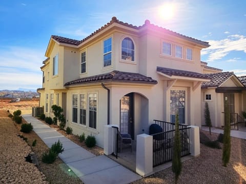 Property building, Day, Neighbourhood, Natural landscape, Street view