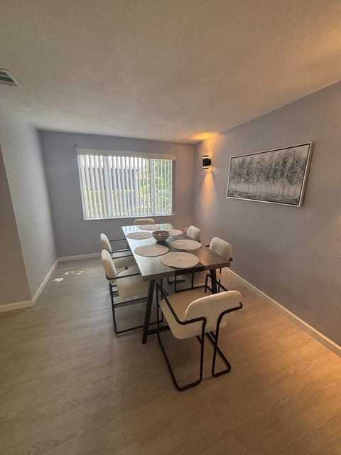 Charming 3BR Family Retreat Near Tarpon Springs House in Florida