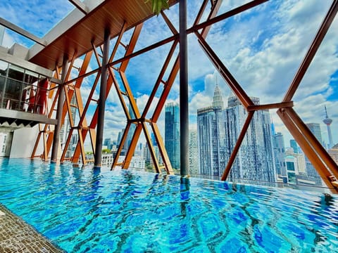 Property building, Day, Pool view, Swimming pool