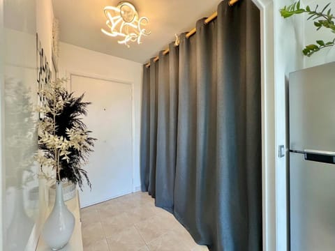 Studio classé 3 étoiles vue mer - terrasse et plage Apartment in Antibes