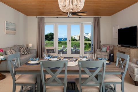 Castaways Villa- Steps from the Beach Kayaks & SUPS House in Cruz Bay