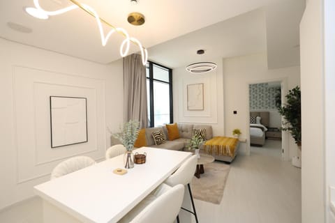 Living room, Seating area, Dining area, Entertainment, air conditioner