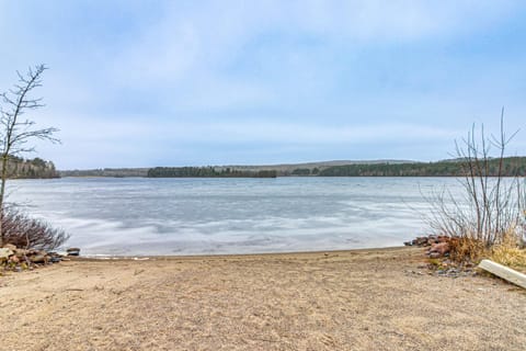 Private Lakefront Home with Game Room in Aurora! House in Biwabik