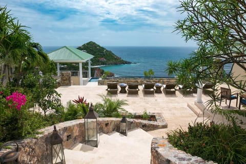 Maria Bluff Estate- Modern Renovations Sprawling Layout & Stunning Views Villa in Cruz Bay