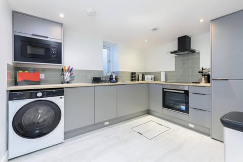 Large 4-Bedroom House in Banbury House in Banbury