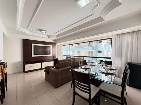 Communal lounge/ TV room, TV and multimedia, Living room, Seating area, Dining area, Evening entertainment