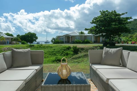 Pirates Villa-Family Friendly Beach Access Kayaks & SUPS House in Cruz Bay