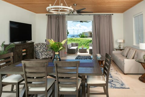 Pirates Villa-Family Friendly Beach Access Kayaks & SUPS House in Cruz Bay