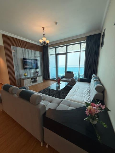 Luxury Sea View Apartment Pool & Gym&jacuzzi Apartment in Ajman