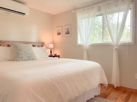 Paradise Creek Cottage House in Moscow