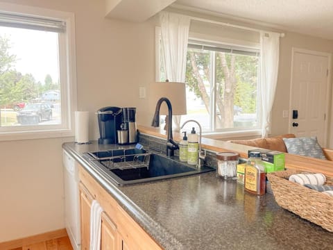 Paradise Creek Cottage House in Moscow