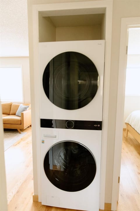 Paradise Creek Cottage House in Moscow