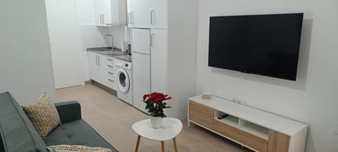 Communal lounge/ TV room, TV and multimedia, Kitchen or kitchenette, Living room