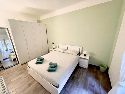 Bedroom, wardrobe