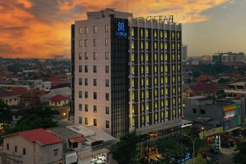 Property building, Bird's eye view, City view, Location