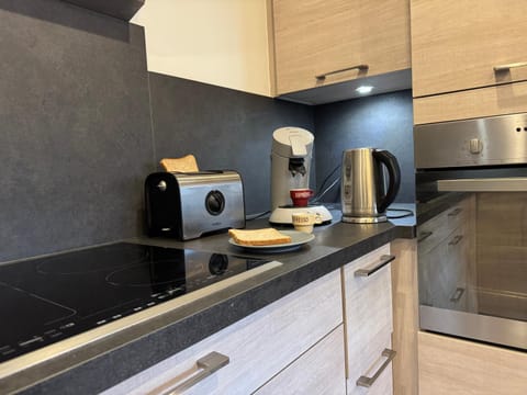 Coffee/tea facilities, Kitchen or kitchenette, toaster