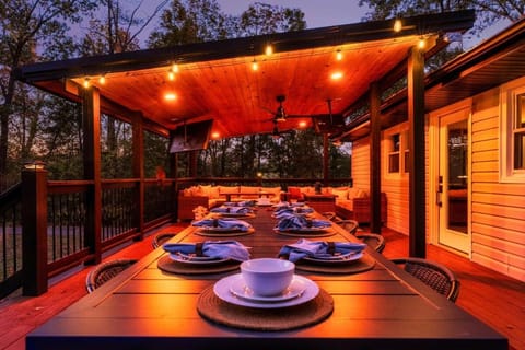 Patio, Day, View (from property/room), Dining area