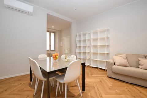 Living room, Seating area, Dining area, air conditioner