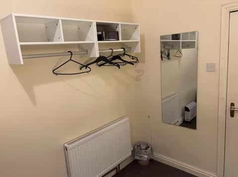 Lubona Stirchley Guest House Bed and Breakfast in Birmingham