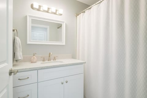 Beachside Bliss - Neptune Nook Unit 2 House in Jacksonville Beach