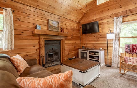 Table Rock Lake Cabin - Lake-Pool-Hot Tub Cabin in Shell Knob