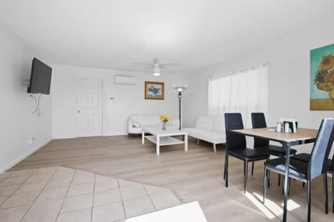 Charming House Free RV Parking House in Rancho Cucamonga